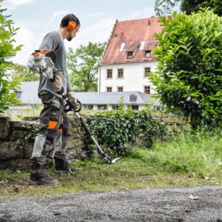 STIHL FH-KM 145° SHRUB CUTTER KOMBITOOL - 25 CM / 10"