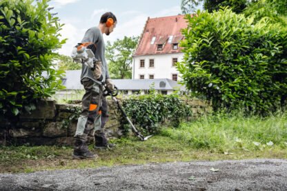 STIHL FH-KM 145° SHRUB CUTTER KOMBITOOL - 25 CM / 10"